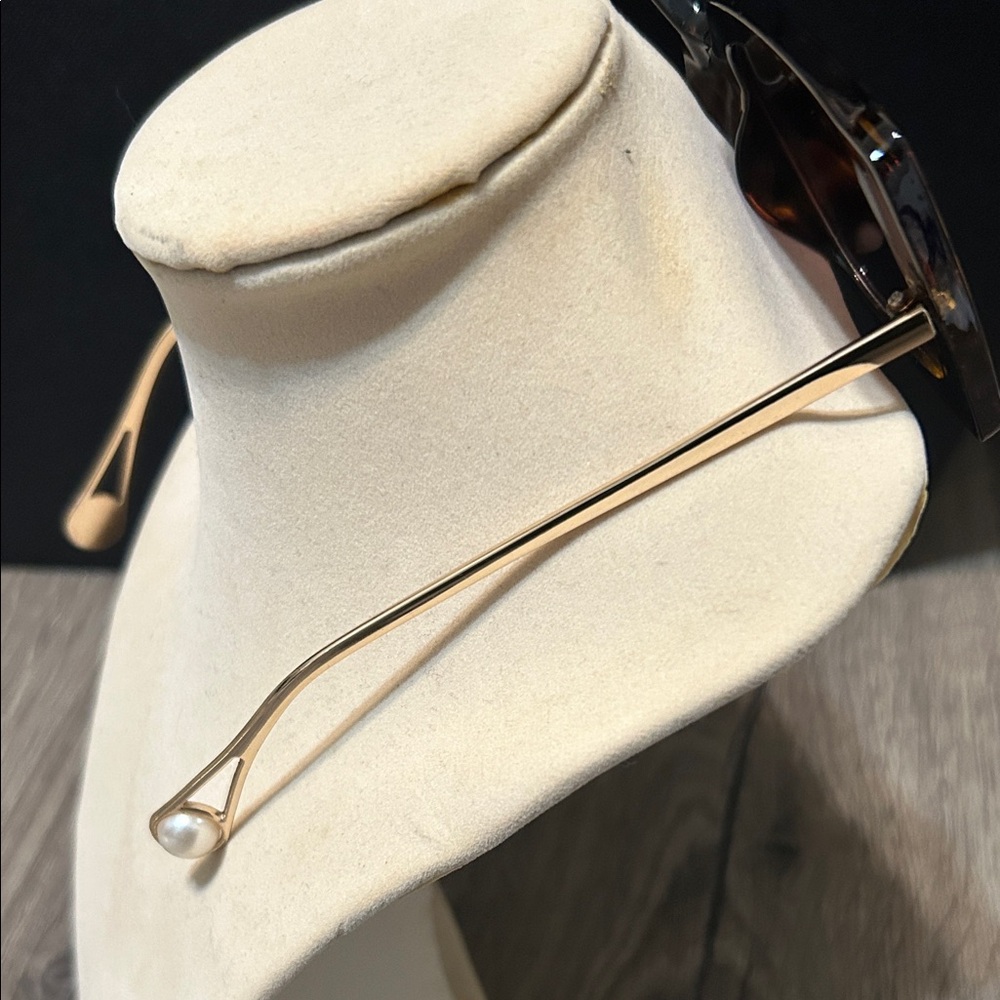 Elegant Tortoise Shell Oversized Sunglasses
